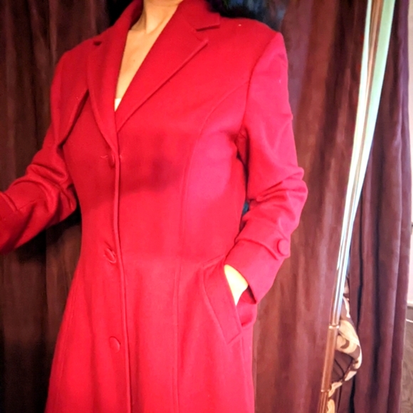 Sara Steven Heavy red winter coat - Picture 3 of 9